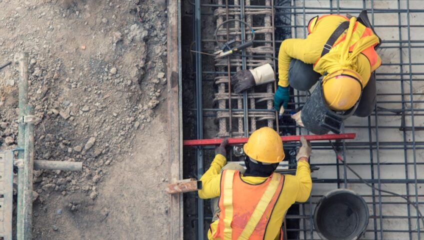 Operai al lavoro in cantiere | Rossi Costruzioni